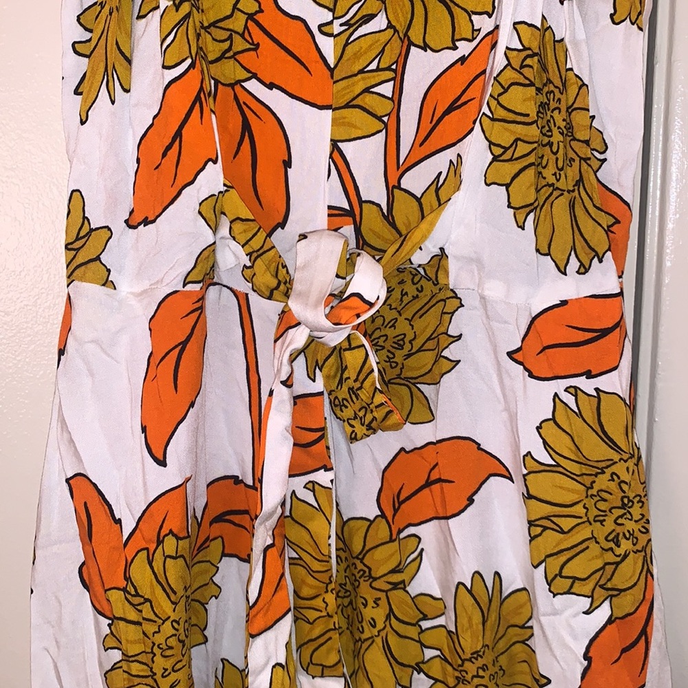Women’s Sunflower Print Jumpsuit with Pockets - Picture 4 of 12